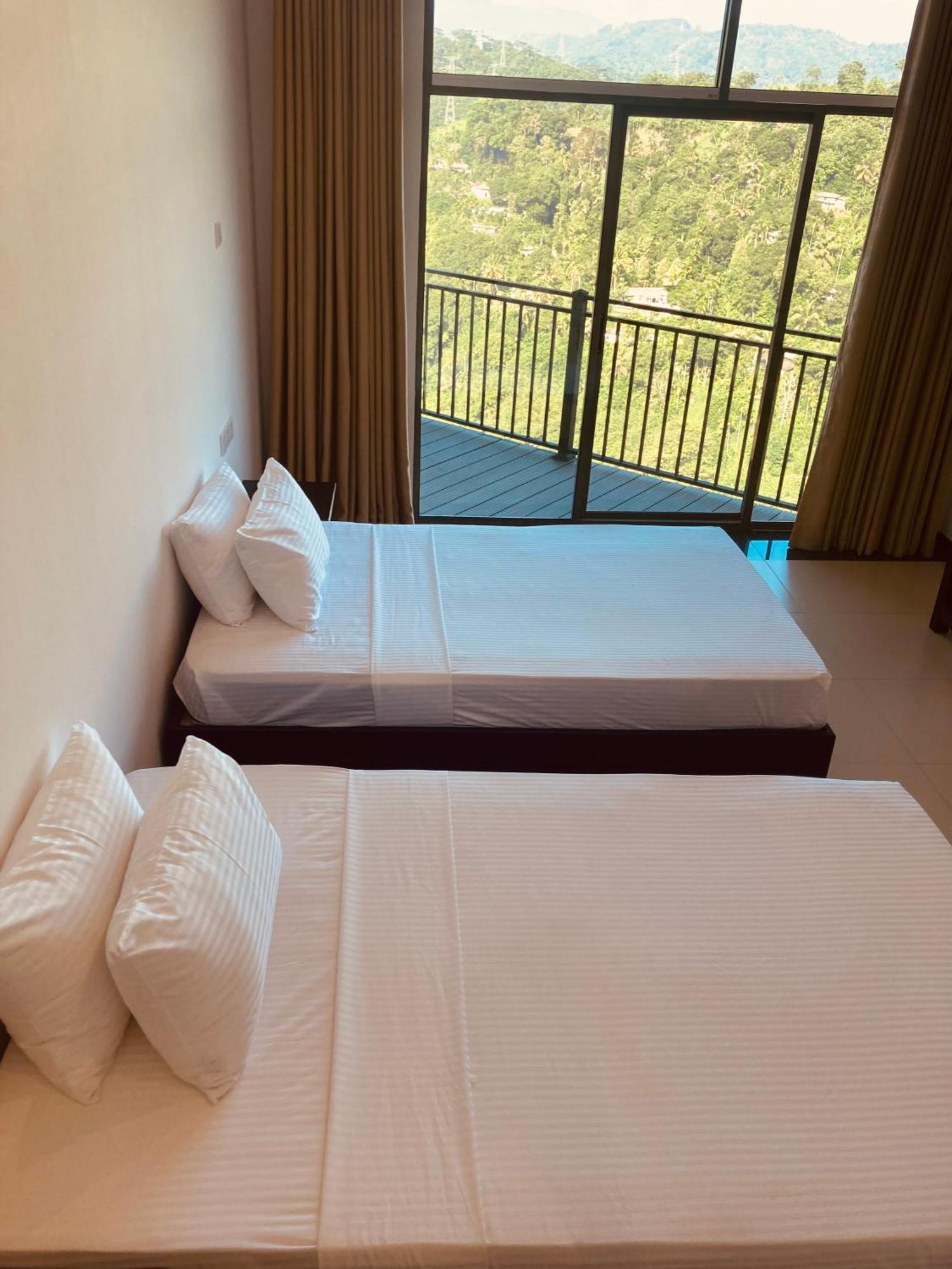 Riverbank Resort Gampola Exterior foto